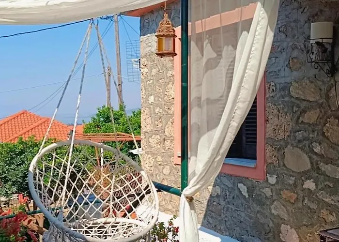 Traditional House At Pelion Seaside بيت للعطل