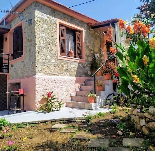 Traditional House At Pelion Seaside