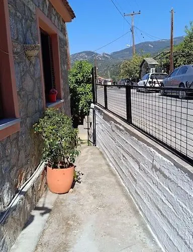 بيت للعطل Traditional House At Pelion Seaside