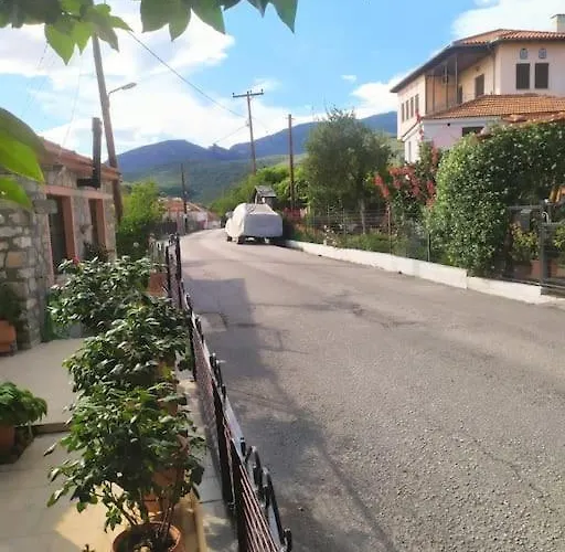 بيت للعطل Traditional House At Pelion Seaside *