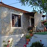 Traditional House At Pelion Seaside *
