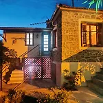 Traditional House At Pelion Seaside 펜션 아기라
