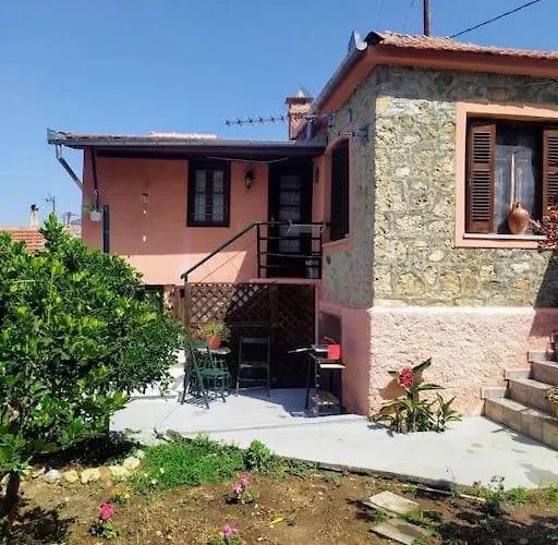 Traditional House At Pelion Seaside