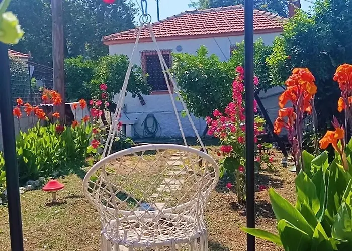 Traditional House At Pelion Seaside
